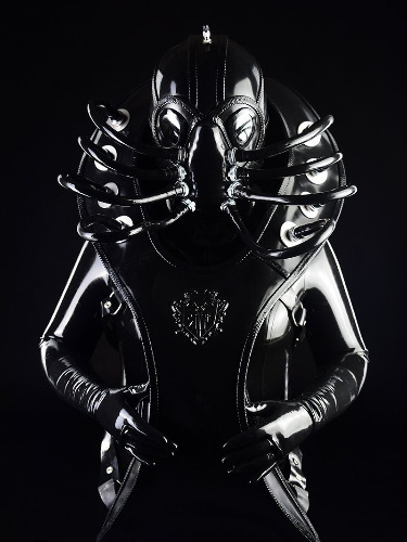 Neu! MANTIS: Maske und Smellbag — Rubber's Finest