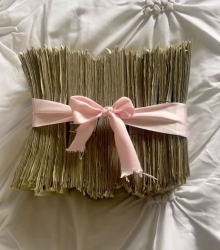 $1000 🎀