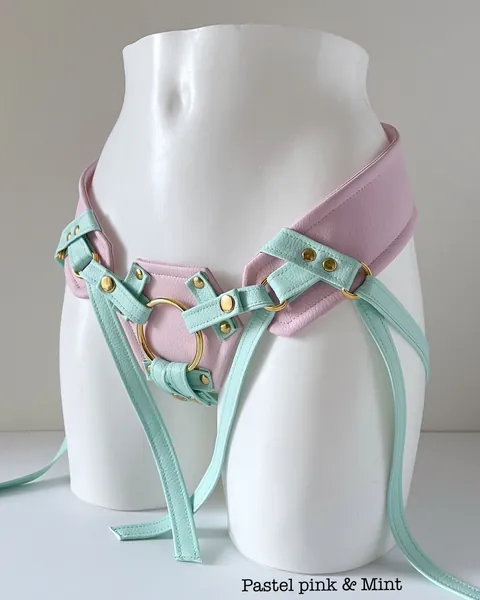 DESIGN YOUR OWN Strap on Harness “Midi Duo” in Faux leather, strapon harness, strap on belt, harness for women, lesbian harness, lingerie