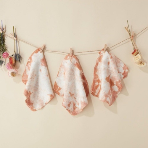 Plant-Dyed Hemp Facial Cleansing Cloth