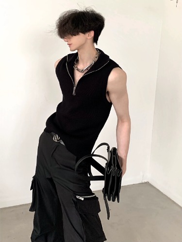 High Neck Slim Fit Knit Vest WN5997 | black / M