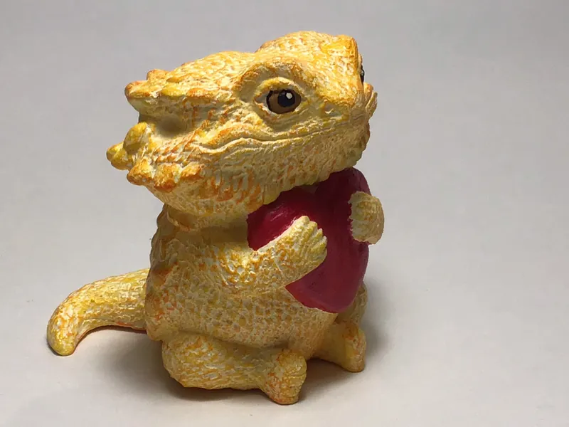 Bearded Dragon cutie   Heart figurine sculpture yellow