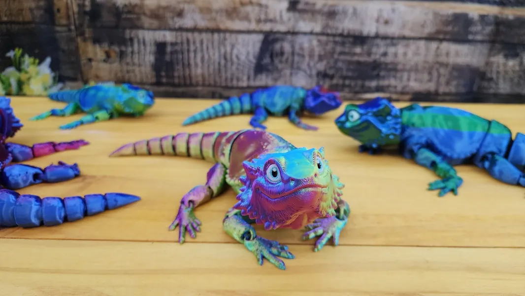 Articulating Bearded Dragon - Baby/Adult 80+ Colors -  Flexible Sensory Toy