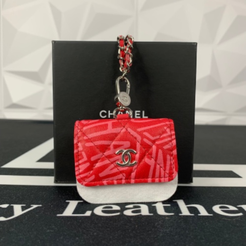 Chanel Pink Quilted Airpods Pro Case w/Chain