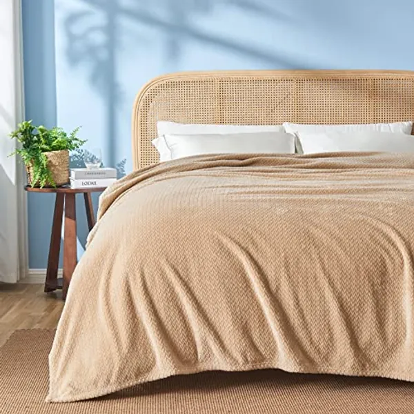 NEWCOSPLAY Super Soft Queen Blanket Brown Premium Silky Flannel Fleece Leaves Pattern Lightweight Bed Blanket All Season Use (Brown, Queen(90"x90"))