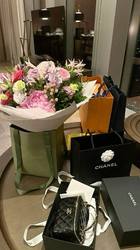 Shopping Spree in the Hills 