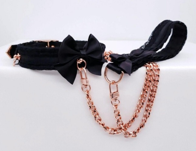 Luxe Black Lace and Rose Gold Collar and Leash BDSM Set | Buckle