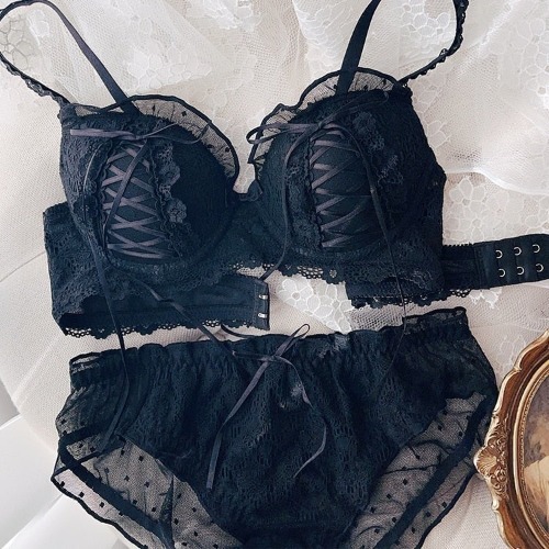 French Coquette Lingerie Set - Black / L
