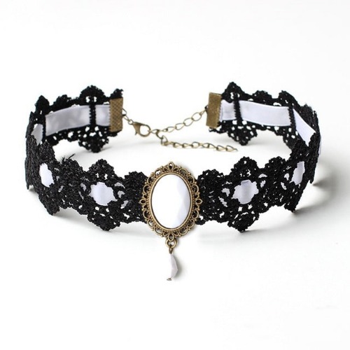 Gothic Lace Choker - White