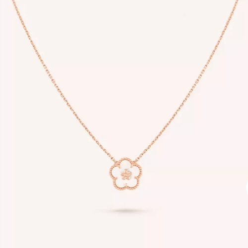 VAN CLEEF & ARPELS NECKLACE