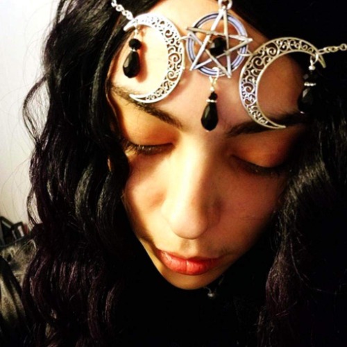 Yalice Boho Rhinestone Head Chain Crescent Moon Headpieces Pagan Hair Chains Pentagram Witchy Hair Jewelry Gifts for Women and Girls (Style-3)