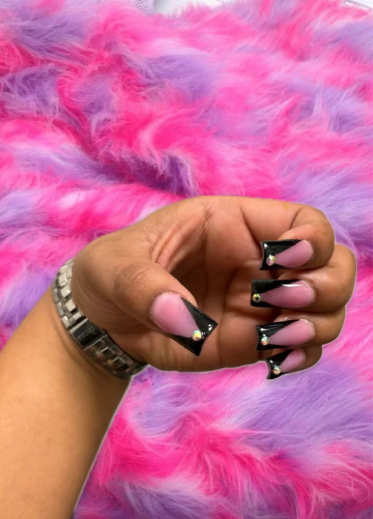 pay for my nails💅