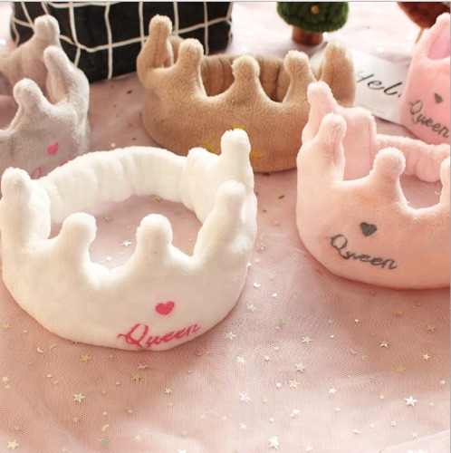 Adorable queen crown headband accessories. - White