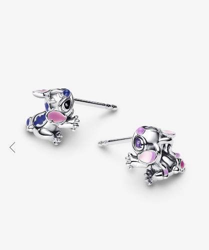 Cute earrings 🥹
