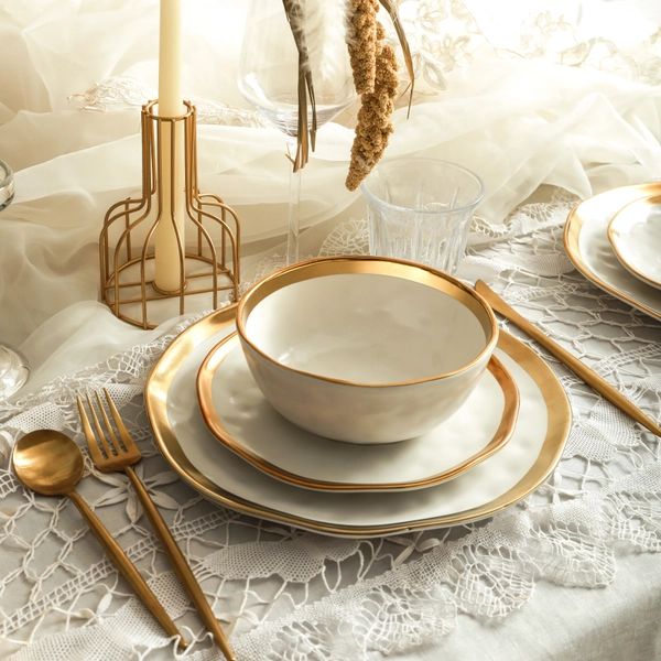 Stone Lain Porcelain Gold Halo Dinnerware Set
