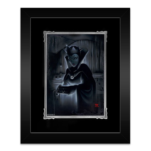 Evil Queen ''Heartless Evil Queen'' Framed Deluxe Print by Noah | Disney Store