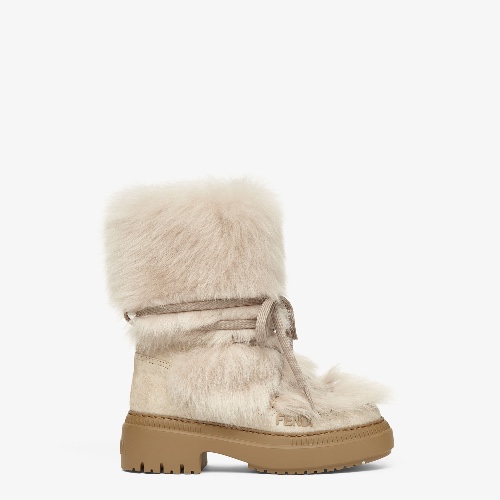 Apres ChicBeige sheepskin and chamois boots