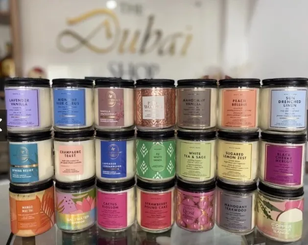 Bath and Body Works / White Barn single wick candles