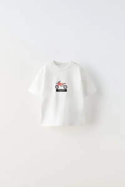 T-SHIRT MIT FAHRZEUG-MOTIV