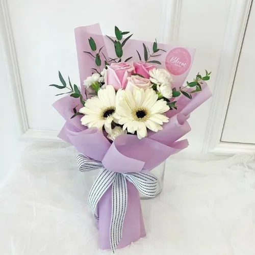 Small Flower Bouquet ~