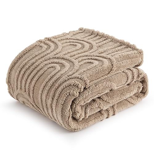 Bedsure Brown Throw Blanket for Women - Super Soft & Cozy, Fleece Blankets for Girls, Ideal for Couch & Bed, 50x70 Inches - Brown - Throw XL (50" x 70")