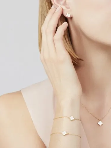 Sweet Alhambra Mother-of-pearl - Van Cleef & Arpels