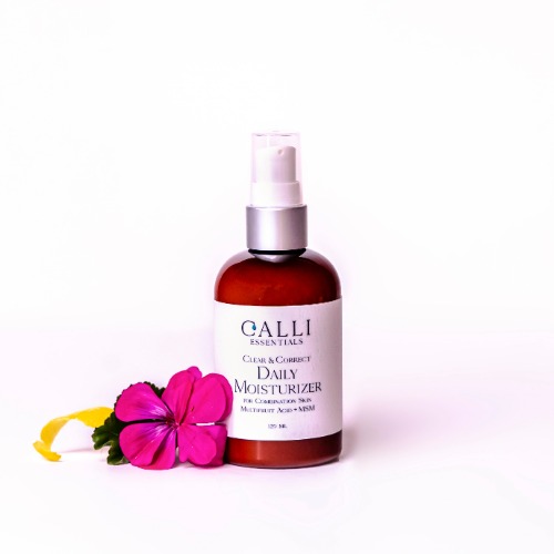 Daily Moisturizer / Clear & Correct - Light Weight Moisture or Combination Skin - 240ML