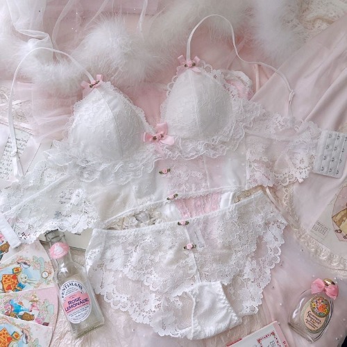 Rosebud Nymphette Crop Top - S / Complete Set