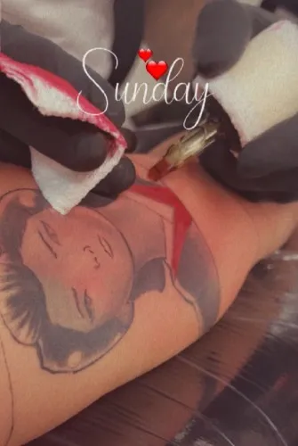 Left sleeve top color 