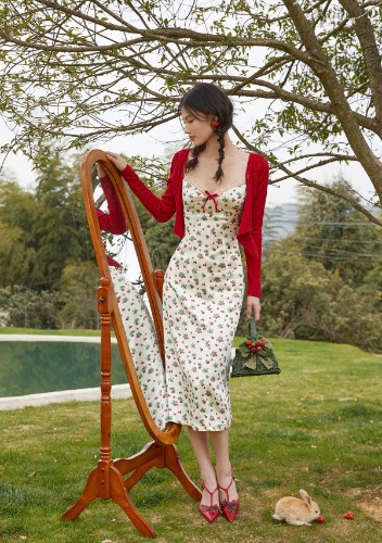 【Pre-Order】Strawberry Farm Dress | Strawberry / XS