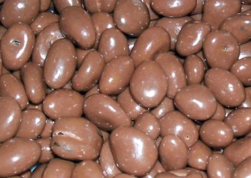 Chocolate Covered Raisins 250 gram bag (1/4 kilo)