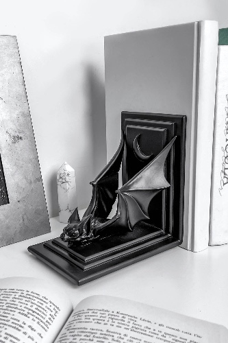 Fang Bite Book Ends | One Size / Black / 100% Resin