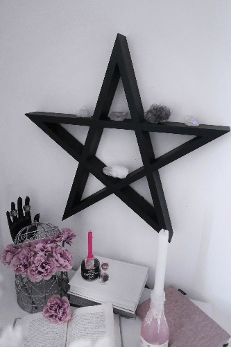Pentagram Display Shelf [B] | One Size / Black / 100% Wood
