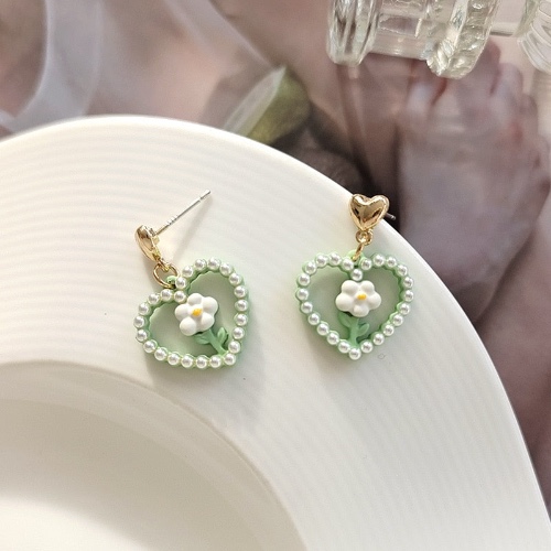 Hollow Green Flower Heart Earrings