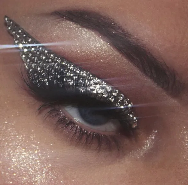 Crystal Crease Eyeliner | Clear