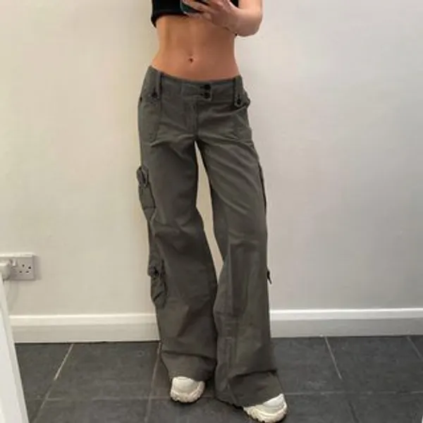 Low Waist Straight-Fit Wide-Leg Cargo Pants