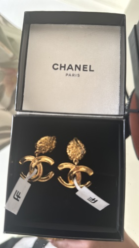 CHANEL earrings 