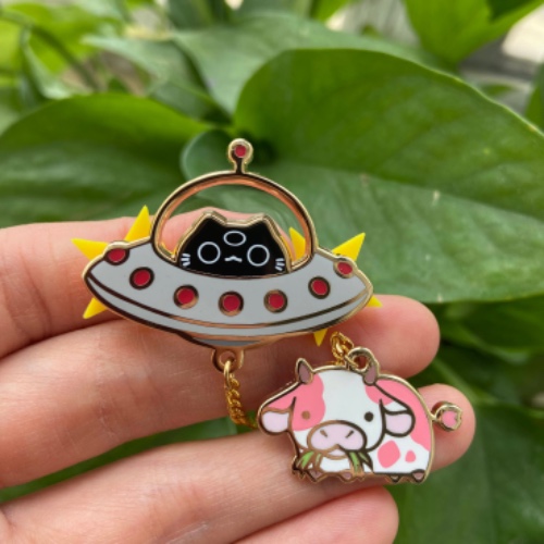 Alien Kitty Pin - A Grade