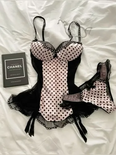 Lingerie Lust 🖤
