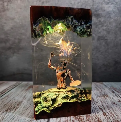 Diorama The Paintress Expedition 33 Resin lamp, Handmade Resin & Wood Lamp, Sci-Fi Lamp
