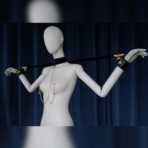 Extra-long Spreader Bar With Choker, Cuffs, Nipple Chain Clamps Dangle With Bell
