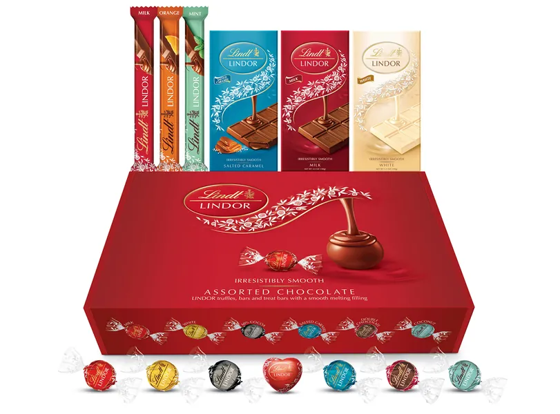 Lindt Lindor Official Luxury Chocolate Hamper - Mothers Day Gifts - Chocolate Truffles with a Smooth Melting Filling - Chocolates Bars and Tablets - Assorted Flavours