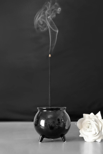 Cauldron Incense Burner | One Size / Black / 100% Ceramic