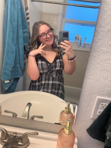 cult leader (✿◠‿◠)