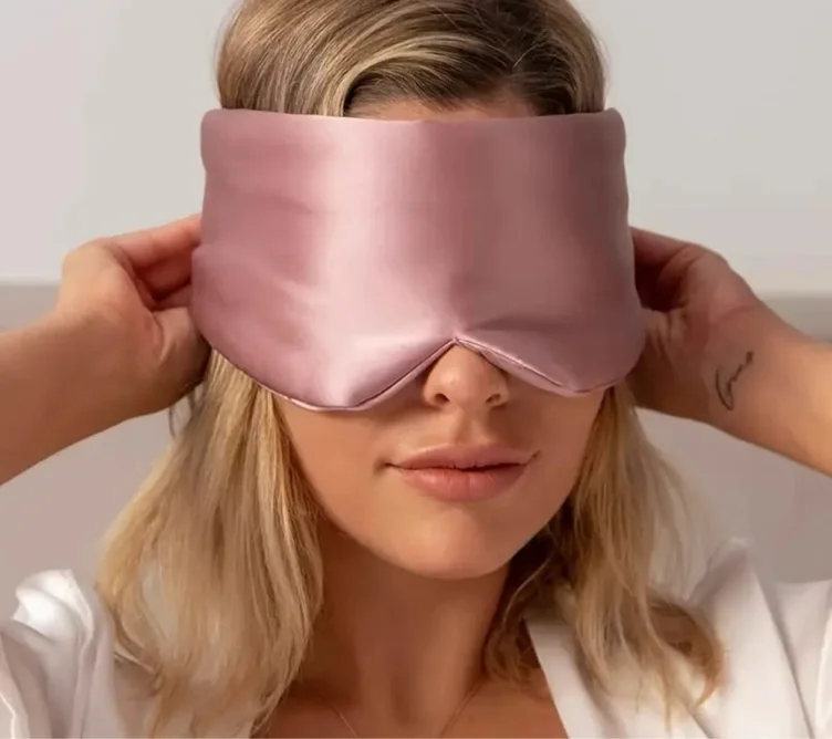 Silk mask 