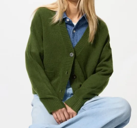 Uniqlo Light Souffle Yarn Short Cardigan