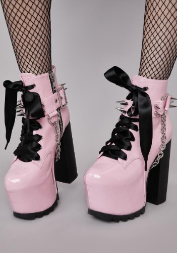 Half Hearted Premonition Platform Boots | US 10