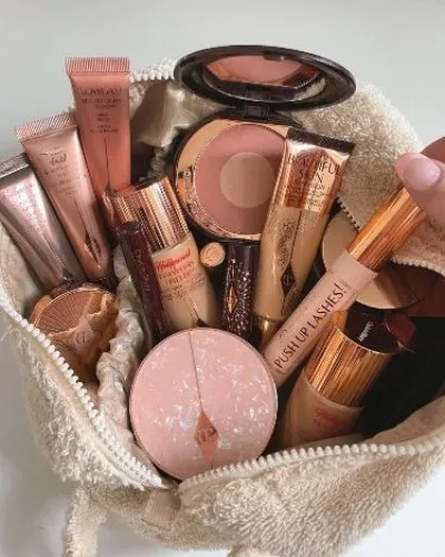 Charlotte Tilbury makeup 