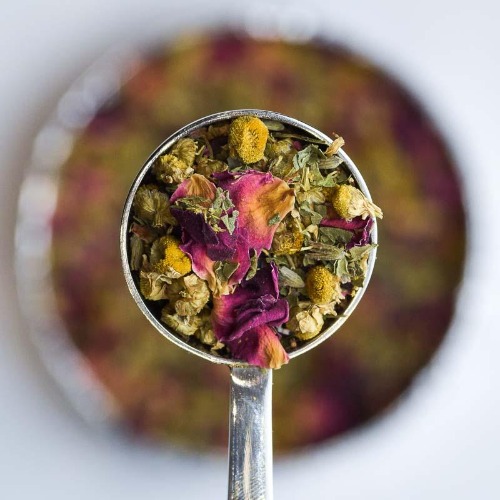 Dozy Girl Chamomile Tea | Loose Leaf / 100g Tin (75 Cups)