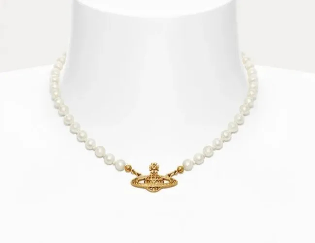 Mini Bas Relief Pearl Choker